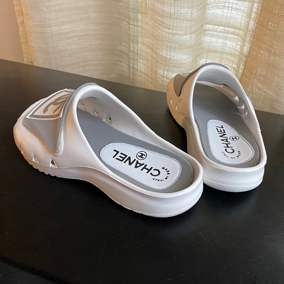 Chanel white grey rubber sandals mules size 35-5 slides slip on flats flip flops - Picture 3 of 8